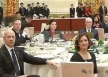 坐到马斯克和库克中间的湖南女人