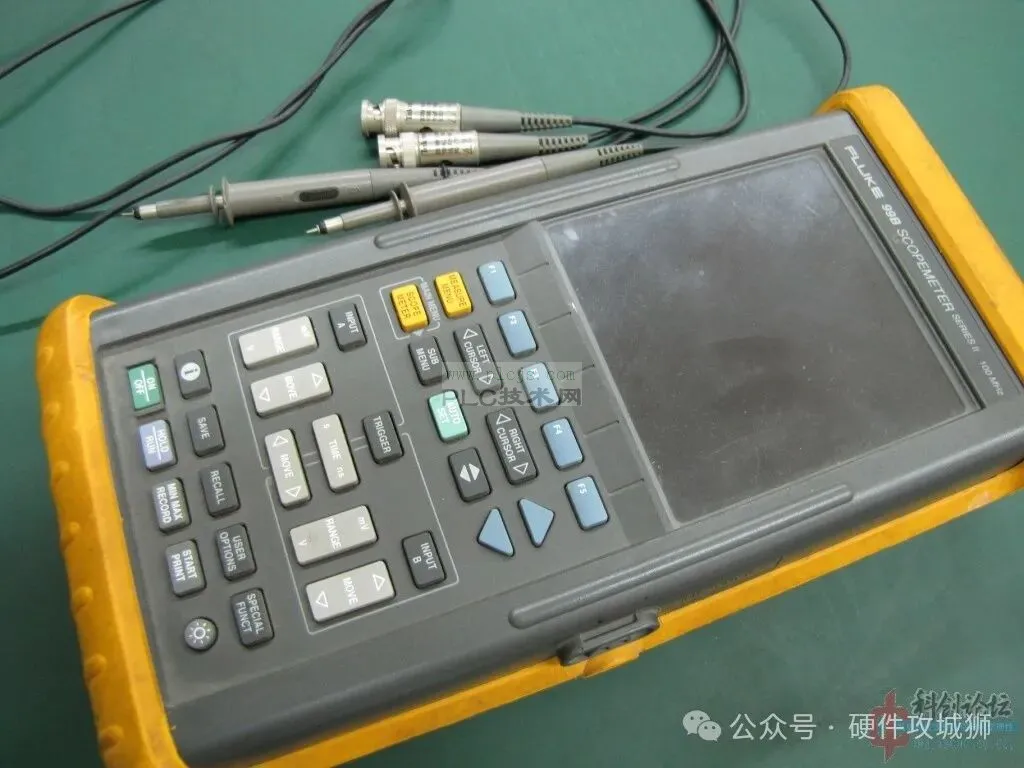 拆解20年前的福禄克手持示波器过程及内部图：做工一流